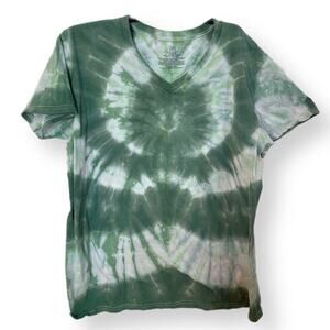 handmade tie dyed unisex tshirt L v-neck camo green spider